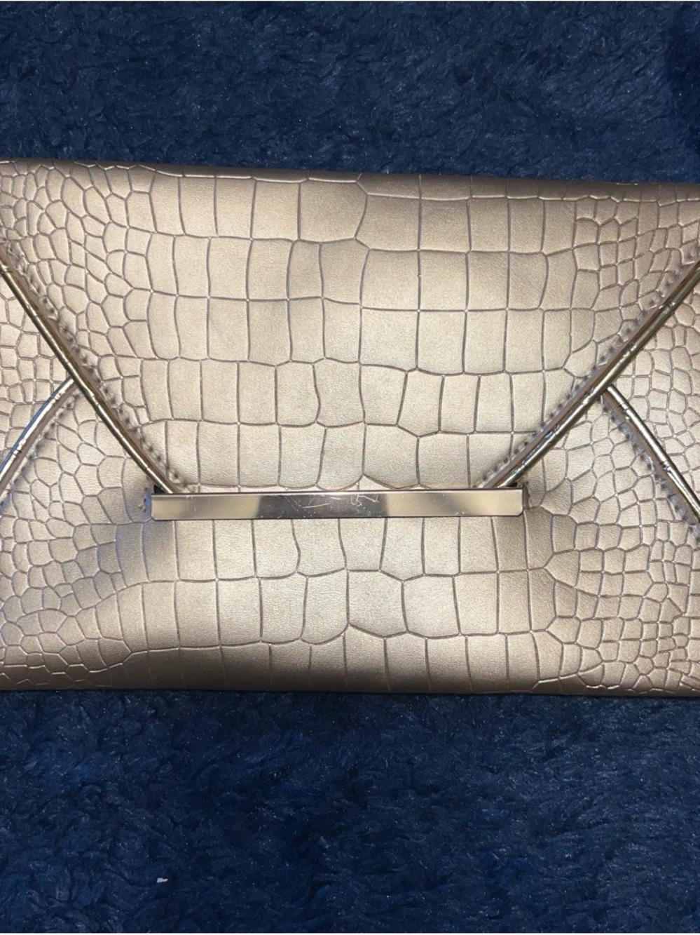 Elegant Metallic Croc-Embossed Envelope Clutch - Champagne